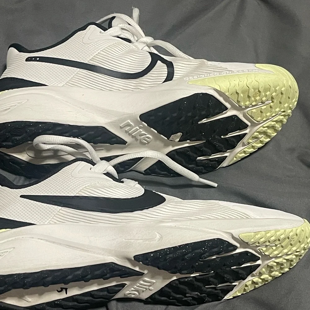 Nike White and Black Running Shoes star runner